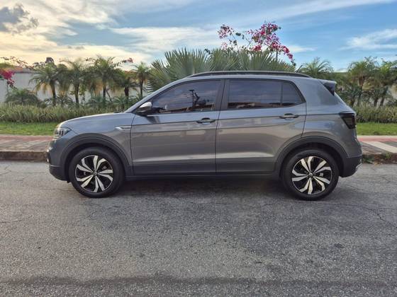 VOLKSWAGEN T-CROSS 1.0 200 TSI TOTAL FLEX COMFORTLINE AUTOMÁTICO